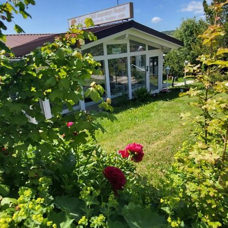 D&B Staycation Ferienpark Niedenstein Εξωτερικό φωτογραφία