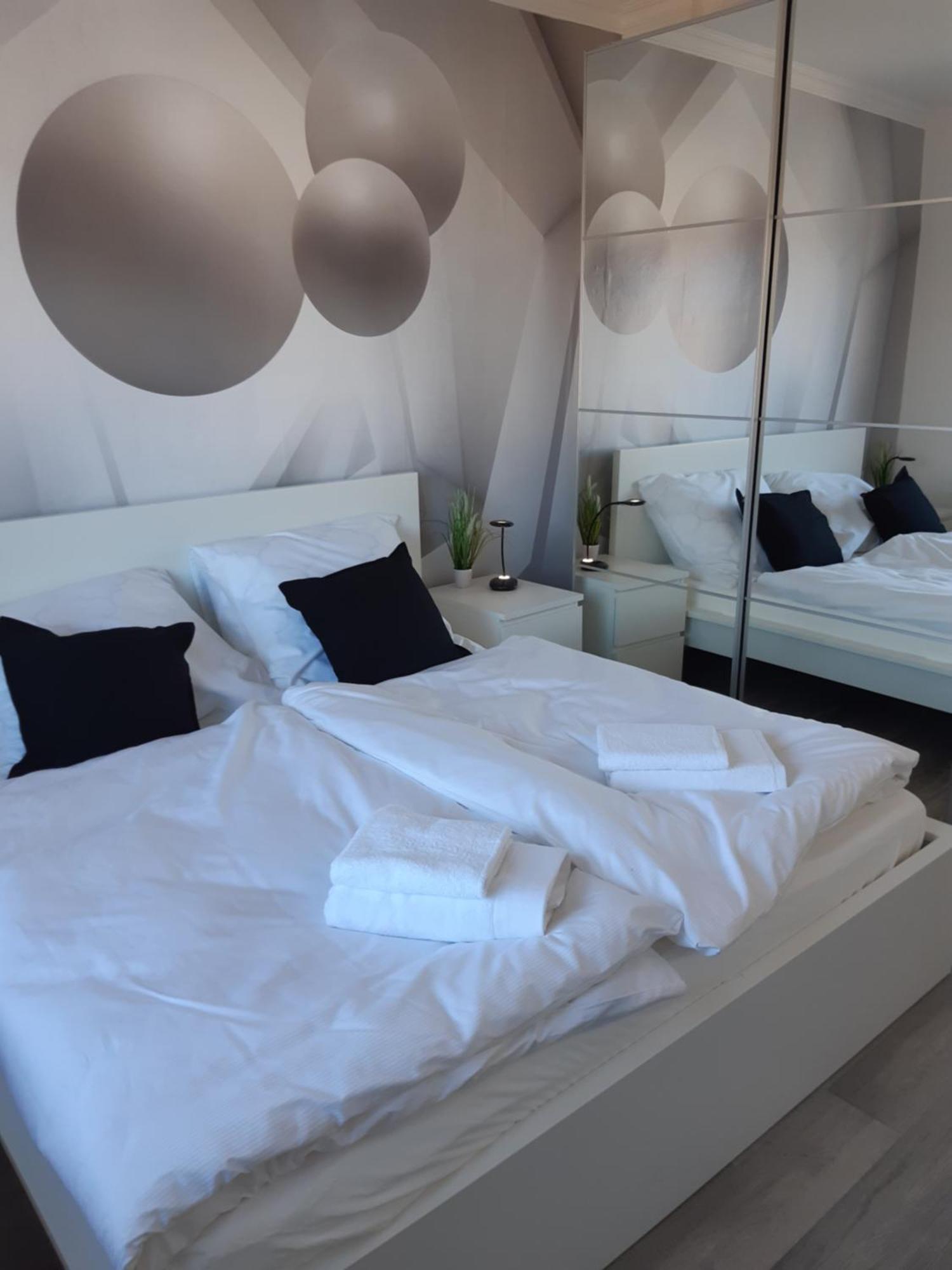D&B Staycation Ferienpark Niedenstein Εξωτερικό φωτογραφία