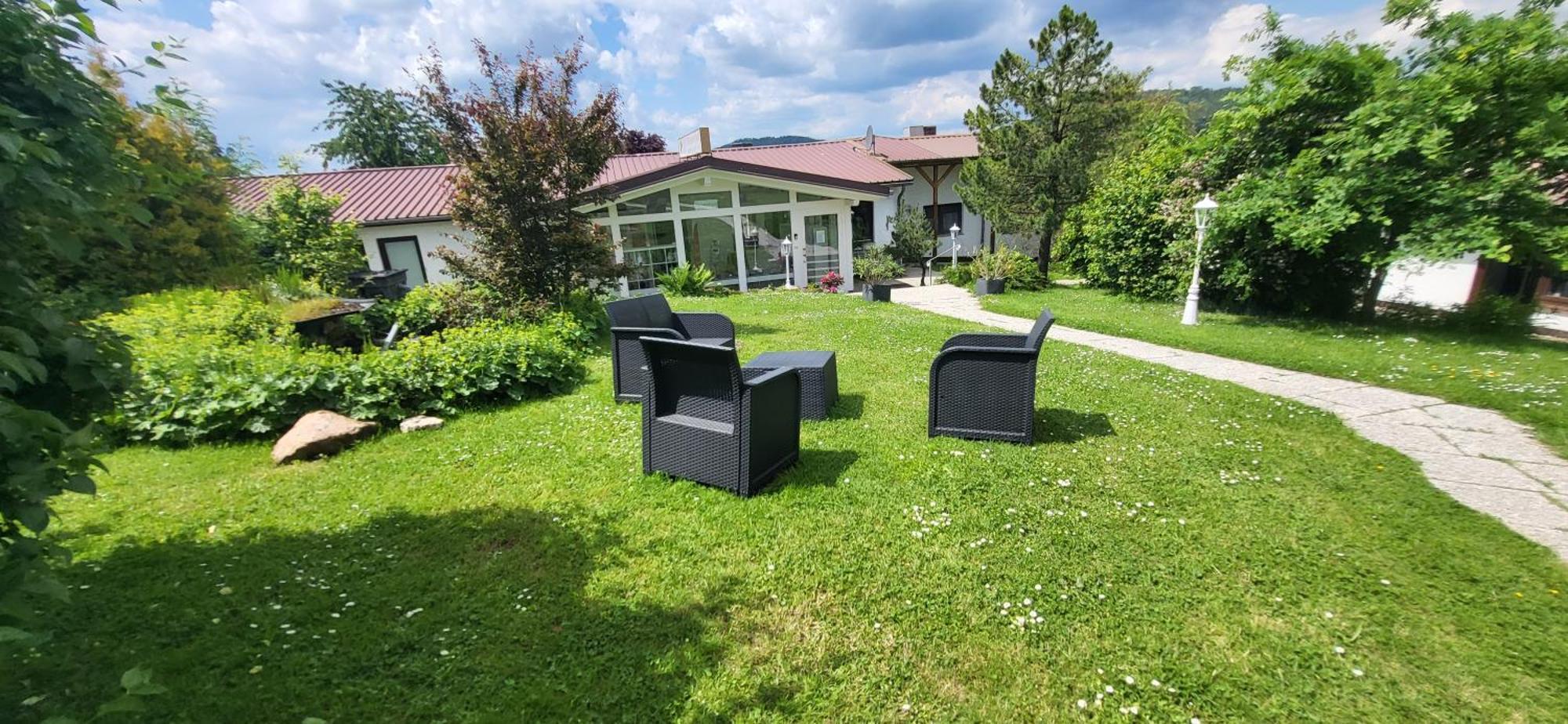 D&B Staycation Ferienpark Niedenstein Εξωτερικό φωτογραφία